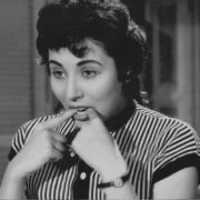 لبنى عبدالعزيز