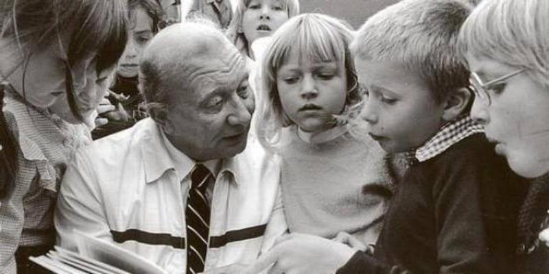 جيمس باري الرئيسية