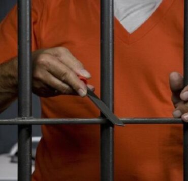 “بدءًا من السبت وإلى أن يشاء الله” كيف سقط وجوب سد الفُرَج عن المصلين في مساجد مصر ؟ سجن إيطاليا