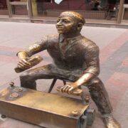 عامل الورنيش