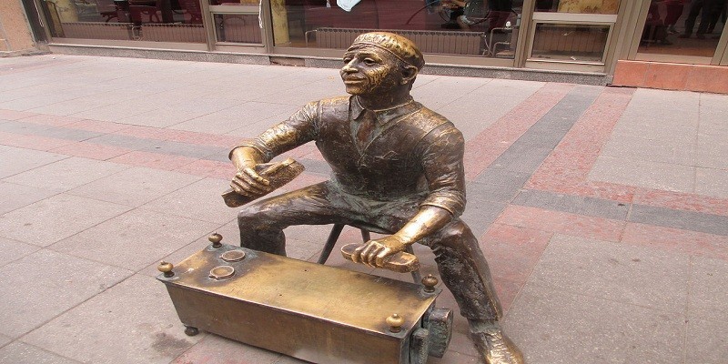 عامل الورنيش