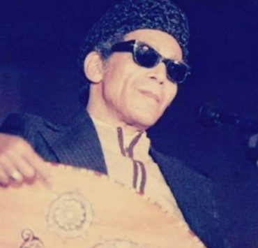 عاش مجتمع الذكور أزمة الشيخ إمام .. العود أم القرآن ؟