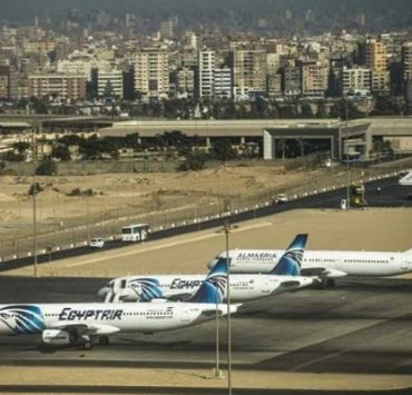 نزار قباني الشاعر الذي أهان المرأة واعتبرته هي أفضل من كتب عنها يوميات سورية في مصر .. المكان ده ريحته حلوة