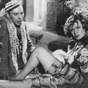 باب الحديد.. من يستطيع عصيان أوامر الجمهور؟ ........................