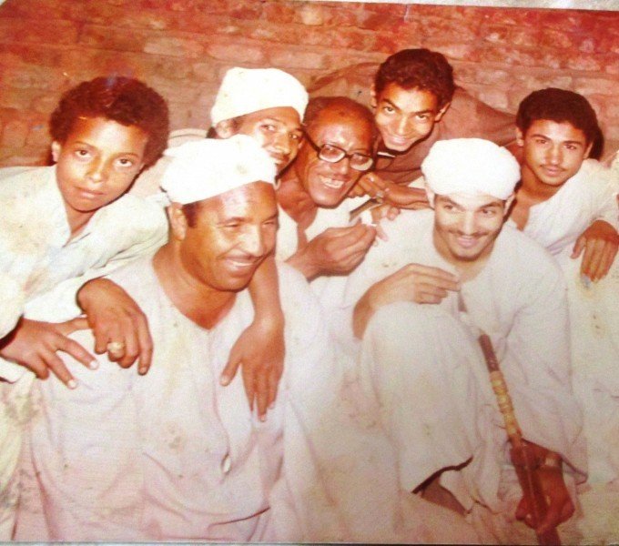 أمين الدشناوي ..”ريحانة المداحين” المجذوب الذي غنى على كرسي كوكب الشرق أمين الدشناوي