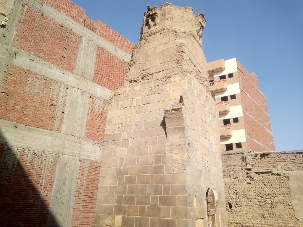 سادات قريش.. أقدم مسجد في إفريقيا لم يبقى منه سوى “أطلال” مئذنته سادات قريش