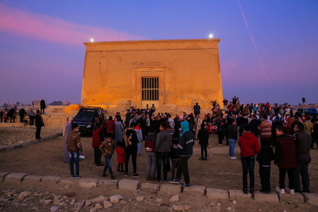 عبدوه ليأمنوا شره.. رحلة “الإله سوبك” منذ قدومه حتى تعامد الشمس عليه بالفيوم سوبك