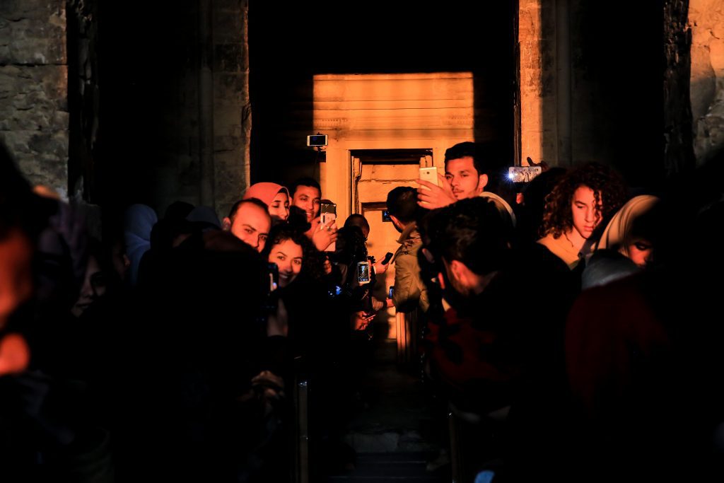 عبدوه ليأمنوا شره.. رحلة “الإله سوبك” منذ قدومه حتى تعامد الشمس عليه بالفيوم سوبك