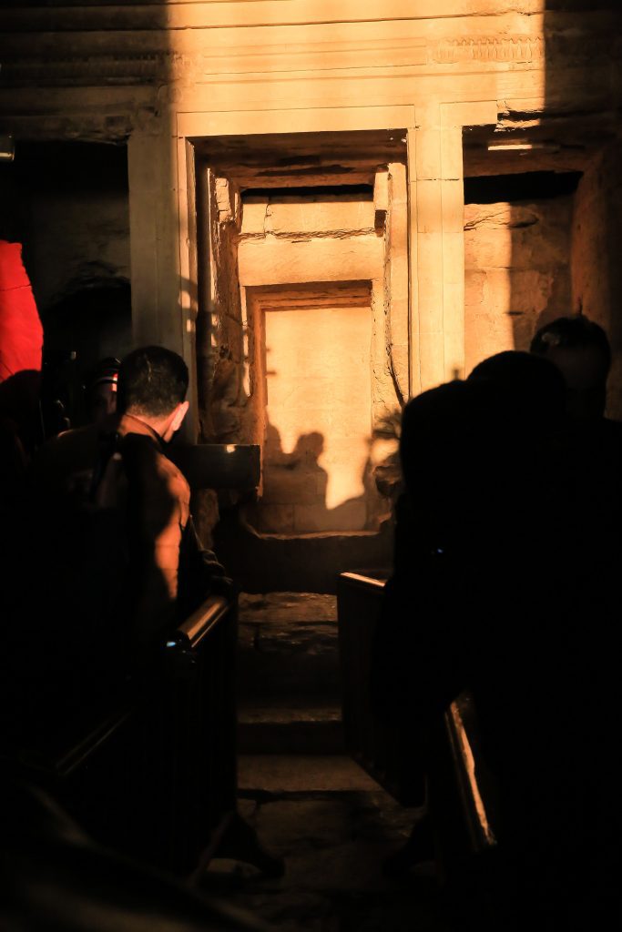 عبدوه ليأمنوا شره.. رحلة “الإله سوبك” منذ قدومه حتى تعامد الشمس عليه بالفيوم سوبك