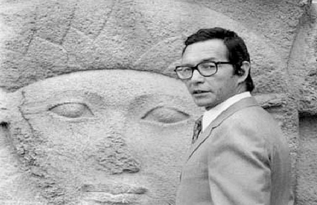 كيف ضاعت الفرصة الوحيدة لأن يكون أمل دنقل ممثلًا سينمائيًا؟ أمل دنقل