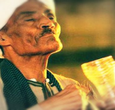 الشيخ أحمد التوني ..غلبه الشوق فمدح ........................................