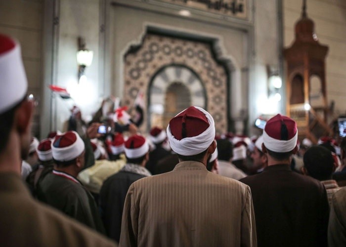 نعم أنا مع شيخ الأزهر ضد التنويريين الجدد أزهريون