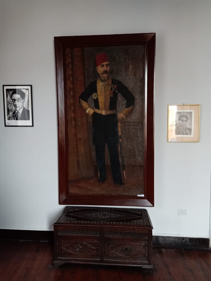 بالصور زيارة لبيت الشاعر اليوناني السكندري “كفافيس” الذي توفى بتاريخ ميلاده! كفافيس