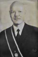 فسيخ في صالون الرئاسة.. والزيات يتفاوض على العفو عن مراكز القوى مع السادات فسيخ في صالون الرئاسة.. والزيات يتفاوض على العفو عن مراكز القوى مع السادات