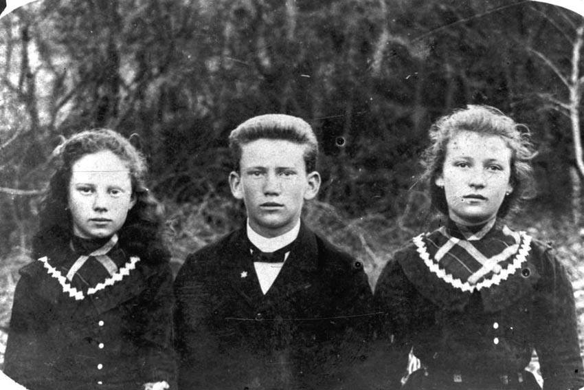 سارة وجمال .. ثنائية رسمت نهاية الدولة العثمانية بالجنس والتجسس سارة مع أخيها وأختها