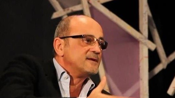 “امك اسمها ايه ؟” .. “أروش” سؤال صحفي في مطلع الألفينات .. وهذه إجابات وردود أفعال النجوم "امك اسمها ايه ؟" .. "أروش" سؤال صحفي في مطلع الألفينات .. وهذه إجابات وردود أفعال النجوم