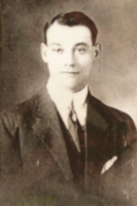 آخر قتلى الحرب العالمية الأولى .. قصص موت الثواني الأخيرة صورة جورج لورانس برايس في حياته المدنية