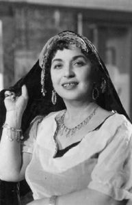 فقط على الميزان : مذكرات فاطمة رشدي .. الحب بالملوخية (6) مذكرات