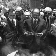 فسيخ في صالون الرئاسة.. والزيات يتفاوض على العفو عن مراكز القوى مع السادات