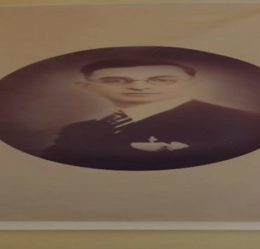 ليلة في منزل كاجمني الحكيم ورسائله لجيل الفيسبوك كاجمني الحكيم