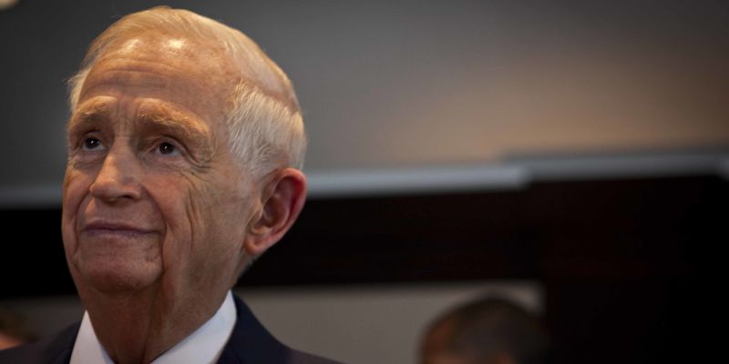 بائع الليمون الذي صار مالكاً لسلسلة فنادق ..أصحاب الأحلام لا يهزمون بائع الليمون