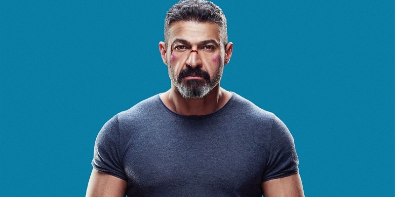 عن نجوم لم يدركوا اللحظة فسقطوا ياسر جلال