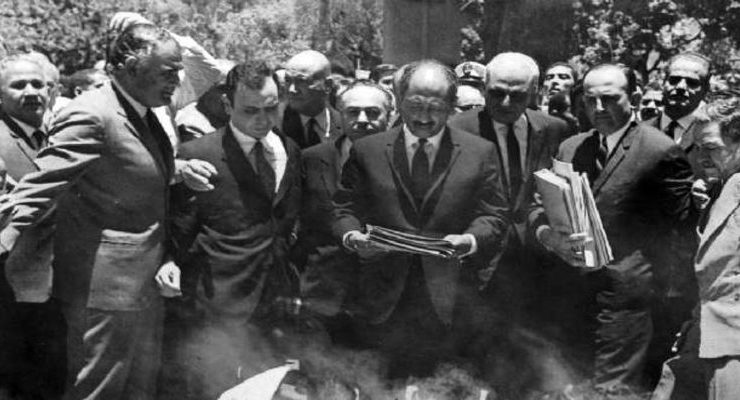 فسيخ في صالون الرئاسة.. والزيات يتفاوض على العفو عن مراكز القوى مع السادات