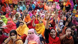 عارضة الأزياء بيبي راسل التي أنقذت عمال الملابس في بنجلاديش من الفقر عارضة الأزياء بيبي راسل التي أنقذت عمال الملابس في بنجلاديش من الفقر