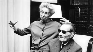 كان مع الله.. اللحظات الأخيرة في حياة طه حسين طه حسين