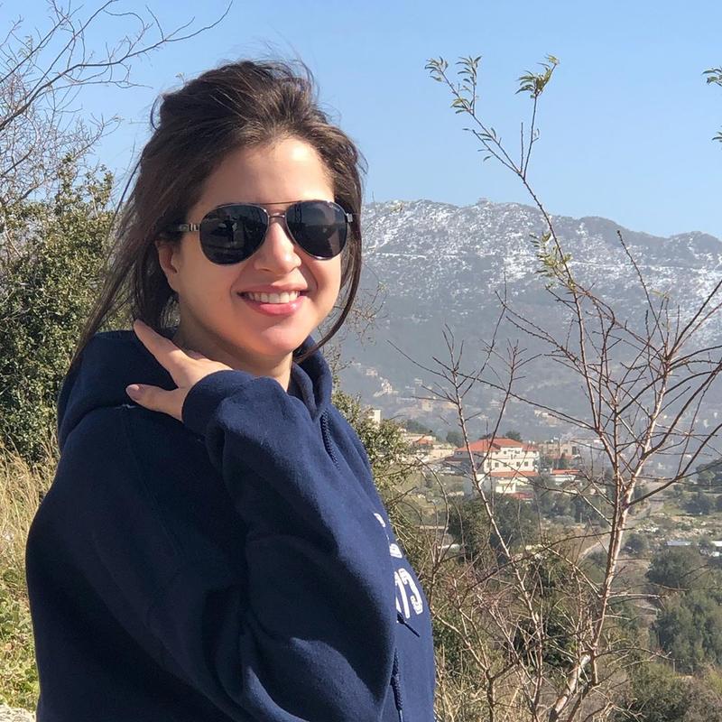 بين من تنّمر و نَبَذَ .. هل ستجد منى فاروق ما أعطت لنفسها؟ منى فاروق