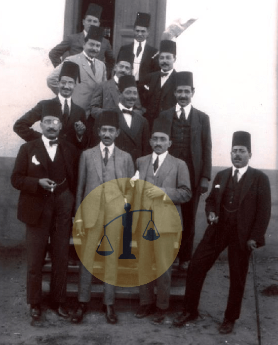 واصف بطرس غالي “مسيرة مناضل وطني مظلوم بسبب تاريخ البطارسة” واصف بطرس غالي أقصى يسار الصورة مع أعضاء الوفد