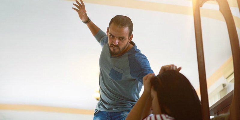 الزوجة ....................خدعوك فقالوا .. قتل الزوجة الخائنة في الفراش حلال