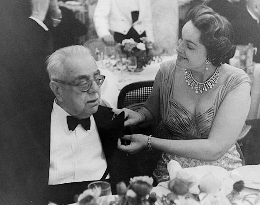 عن العشاق .. سندريلا الفرنسية إيفيت لابيدوس - أغا خان الثالث