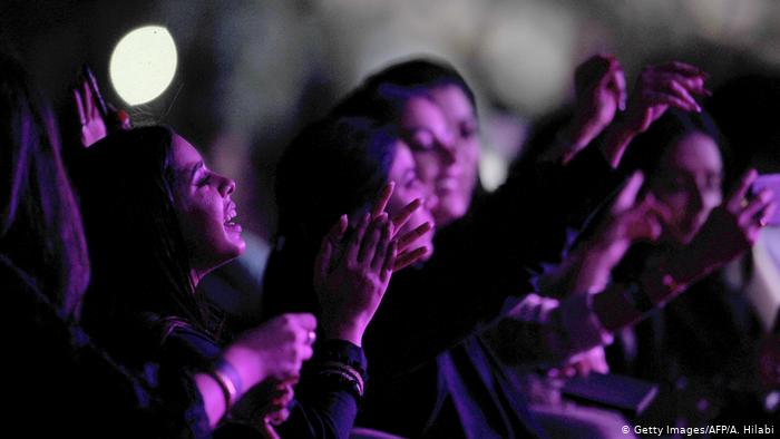 رغم الانفتاح..لماذا التنصَّلَ السعودي من راب “بنت مكة”؟ بنت مكة