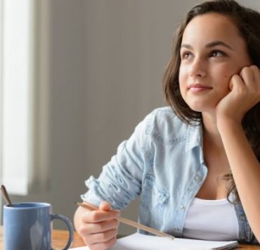 قصة الزوجة التي علمت النساء تقطيع أزواجهن وتعبئتهن في أكياس بلاستيكية .. المرأة والساطور أحلام