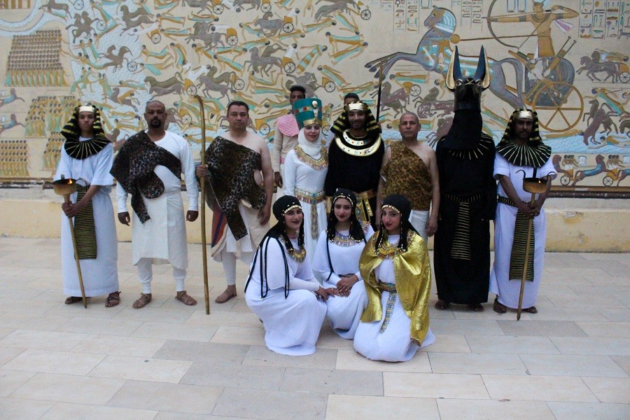 شاهد بالصور : أول حفل زفاف على الطريقة الفرعونية حفل زفاف على الطريقة الفرعونية