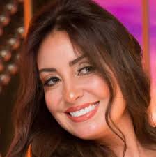 هي جميلة في كل الأحوال..لماذا لم تتزوج نرمين الفقي؟ نرمين الفقي