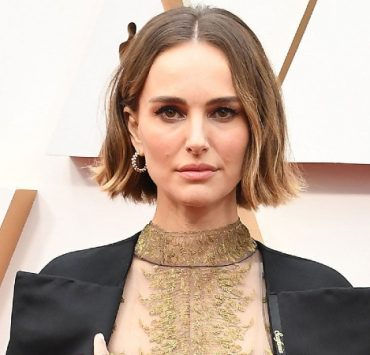 منة البزاوي: أرسل لي جدي رسالة شكر بالمنام..وأبي مكتبة سينمائية متنقلة وأخي مثلي الأعلى منة البزاوي