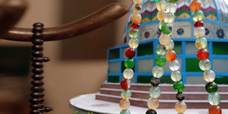 “صلاة العاشقين” .. المسبحة عبر التاريخ المسبحة