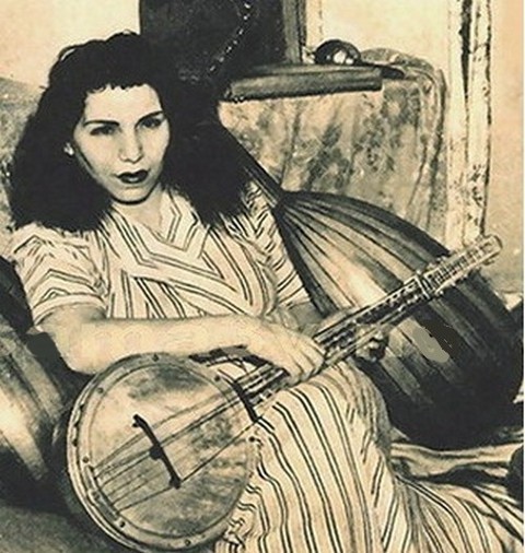 بطريقة إعلان ياسمين صبري لفودافون “نجمات زمان تُجِبن على سؤالها بالعكس” المطربة ملك