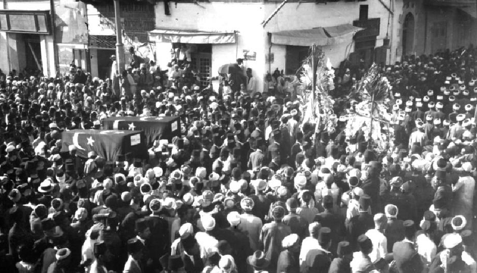 الشرطة في ثورة 1919 “إعادة فتح الملف المنسي بعيدًا عن الهبد والهوى” جنازة شهداء ثورة 1919