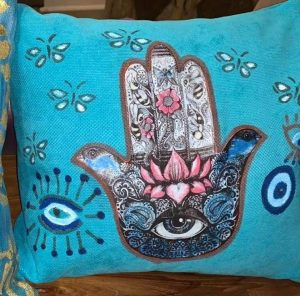 شهيرة شاهين مصممة الديكور التي تعكس وجوه المرأة المصرية بأعمالها شهيرة شاهين