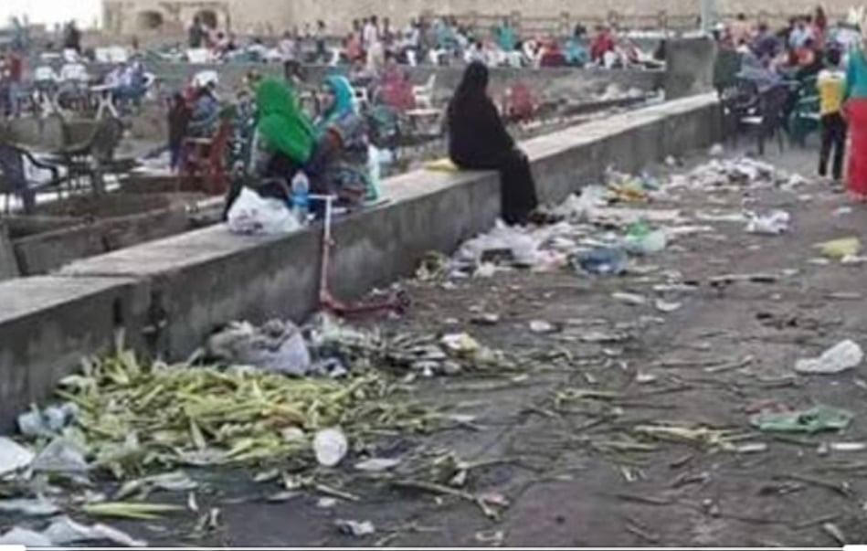 عندما تحول البحر لحمام عام..أو هل بدأ التنمر من الإسكندرية؟! التنمر