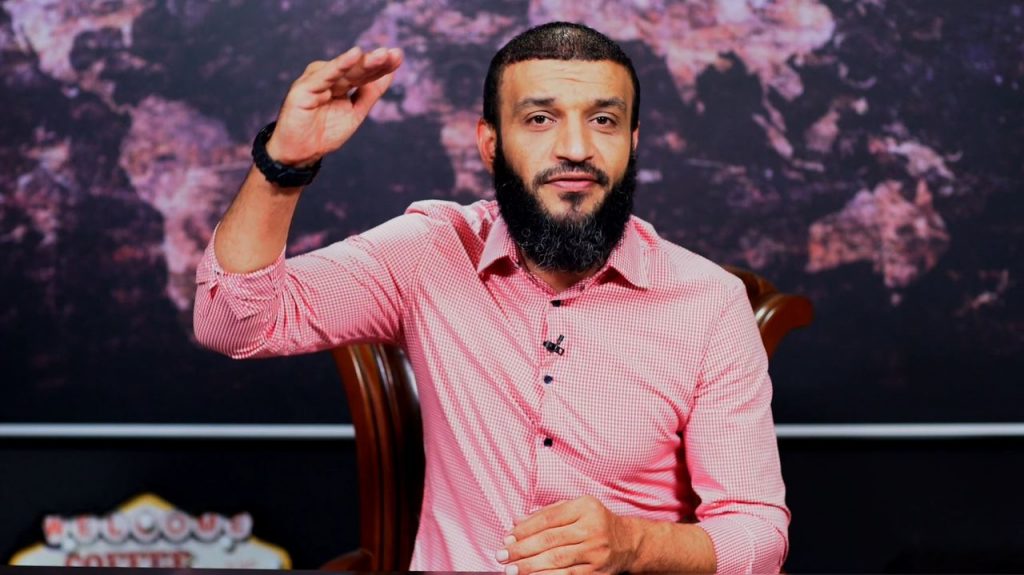 عبد الله الشريف .. ثقة الجاهل لا تعني صدقُه عبد الله الشريف