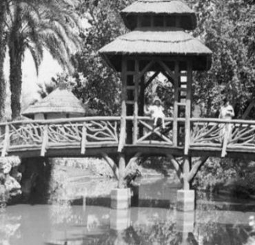 كوبري إيفل في حديقة الحيوان.. .... الذي سبق بناءه برج إيفل في باريس