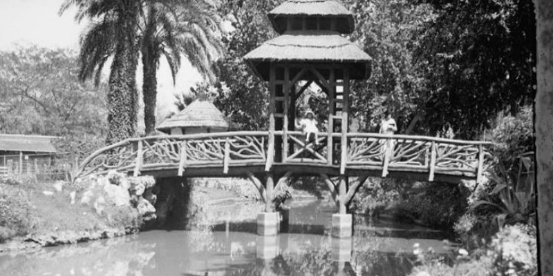 كوبري إيفل في حديقة الحيوان.. .... الذي سبق بناءه برج إيفل في باريس