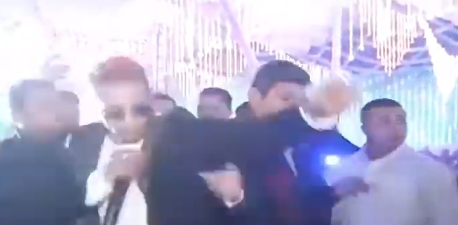 باسم سمرة ومحمد رمضان “صراع في المنيب بدأ من الضرب وكشفه عباس أبو الحسن” باسم سمرة - محمد رمضان