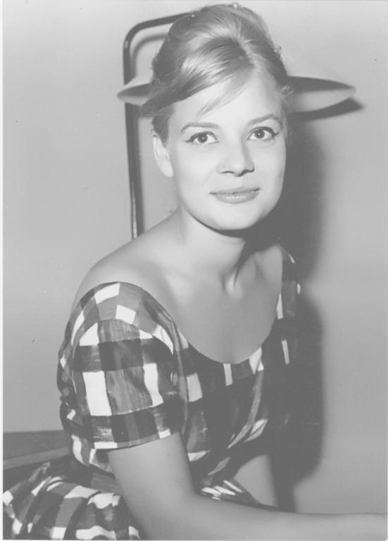 بعيدًا عن شخصية الفنانة .. قصة المناضلة نادية لطفي نادية لطفي