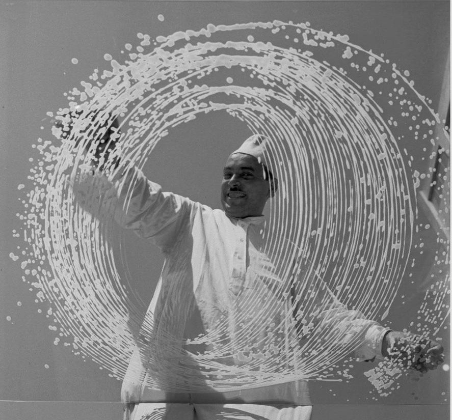 حلويات رمضان “قصص الحب والجوع التي صنعت زينة الموائد” حلويات رمضان