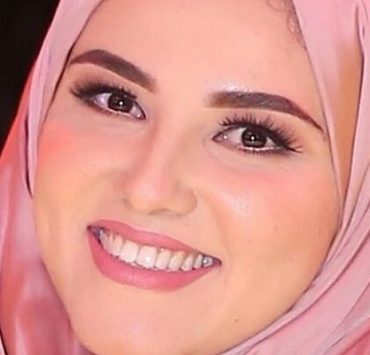 الحظر يحول هاملت إلى فتاة على مسرح شكسبير! إلى طبيبة الإسماعيلية الشجاعة : لا تتعجبين .. إنها حرب الحمقى